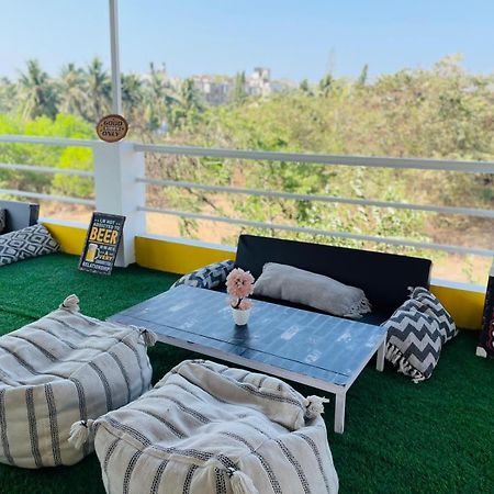 Trippy Spot Hostel & Cafe วากาตอร์ ภายนอก รูปภาพ