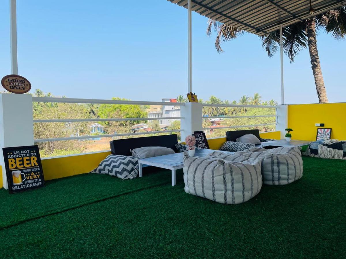 Trippy Spot Hostel & Cafe วากาตอร์ ภายนอก รูปภาพ